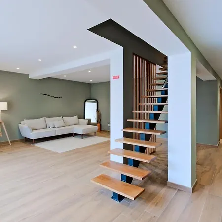 Lovely Fully Equipped Near Subway N12 Apartman *