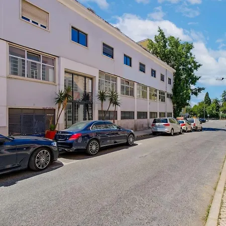 Lovely Fully Equipped Near Subway N12 Apartman Lisboa