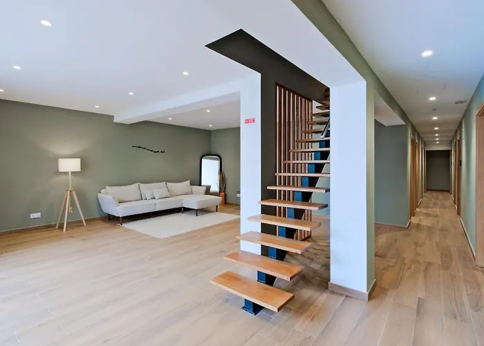 Lovely Fully Equipped Near Subway N12 Apartment *