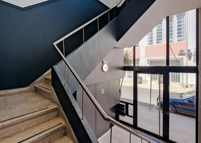 Lovely Fully Equipped Near Subway N12 Apartment