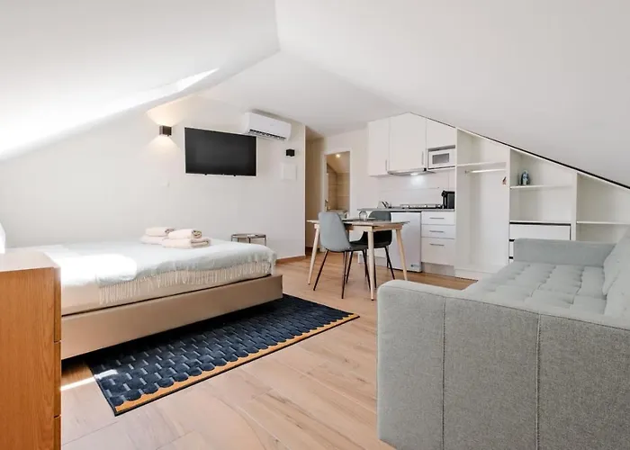 Lovely Fully Equipped Near Subway N12 Lisbon