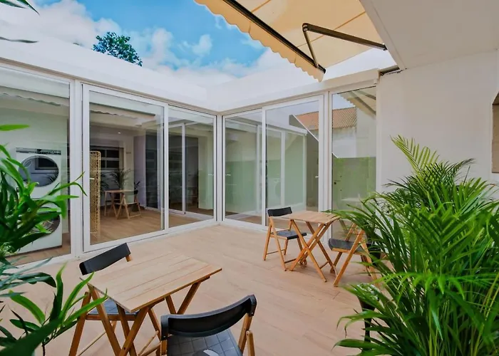 Lovely Fully Equipped Near Subway N12 Apartment