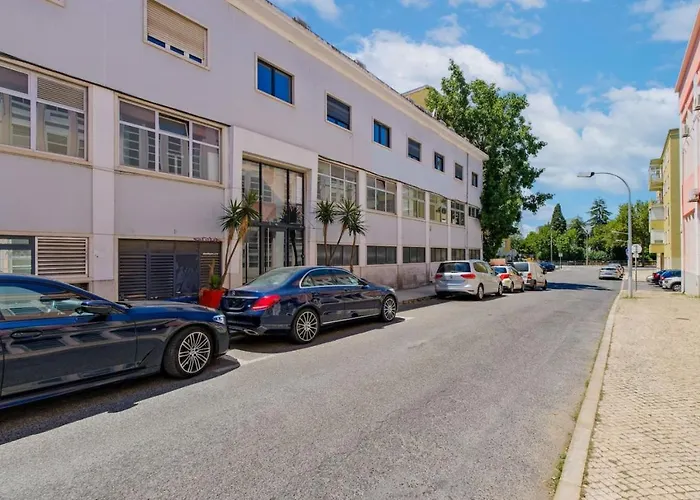 Lovely Fully Equipped Near Subway N12 Apartment Lisbon