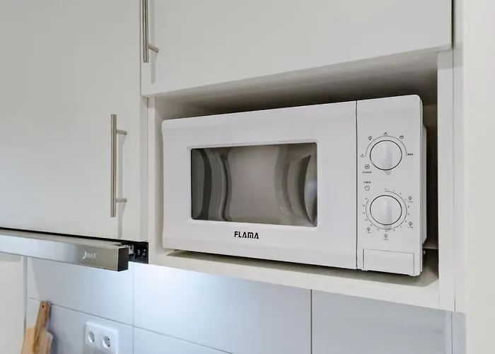 Lovely Fully Equipped Near Subway N12 Apartment *