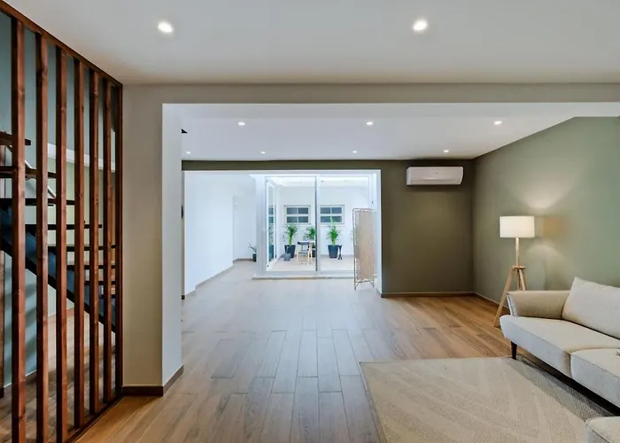 Lovely Fully Equipped Near Subway N12 Apartment *